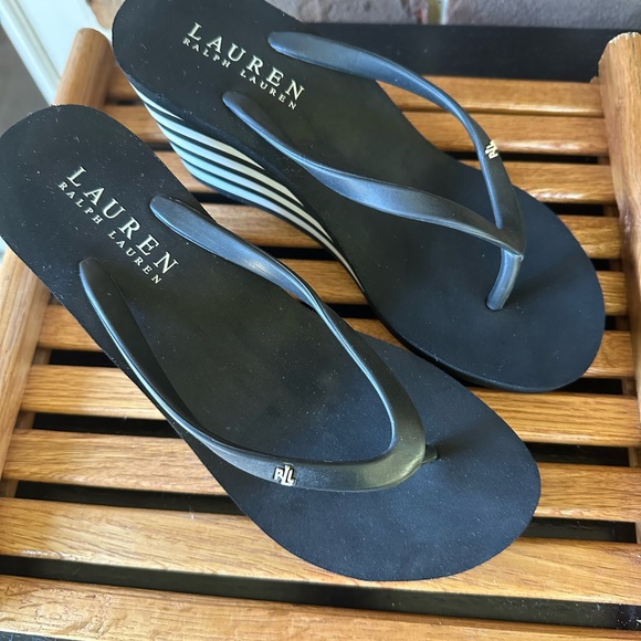 Ralph Lauren women’s wedge sandals - Picture 9 of 13
